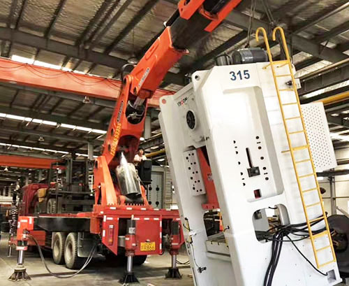 蕲春附近随车吊出租，轻松解决运输难题