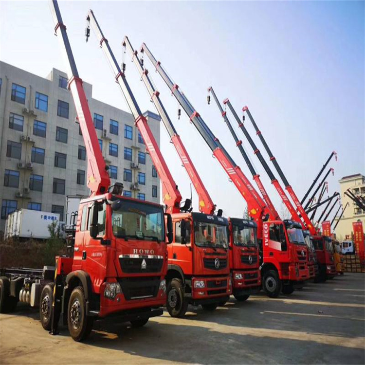 蕲春租专业吊车电话