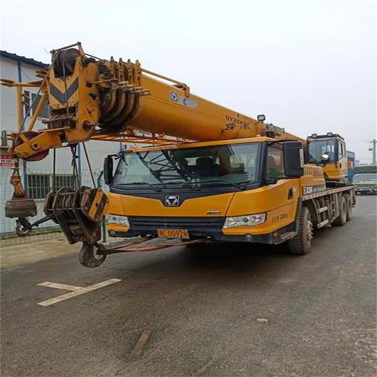 蕲春吊车出租保险：全面覆盖，安全无忧