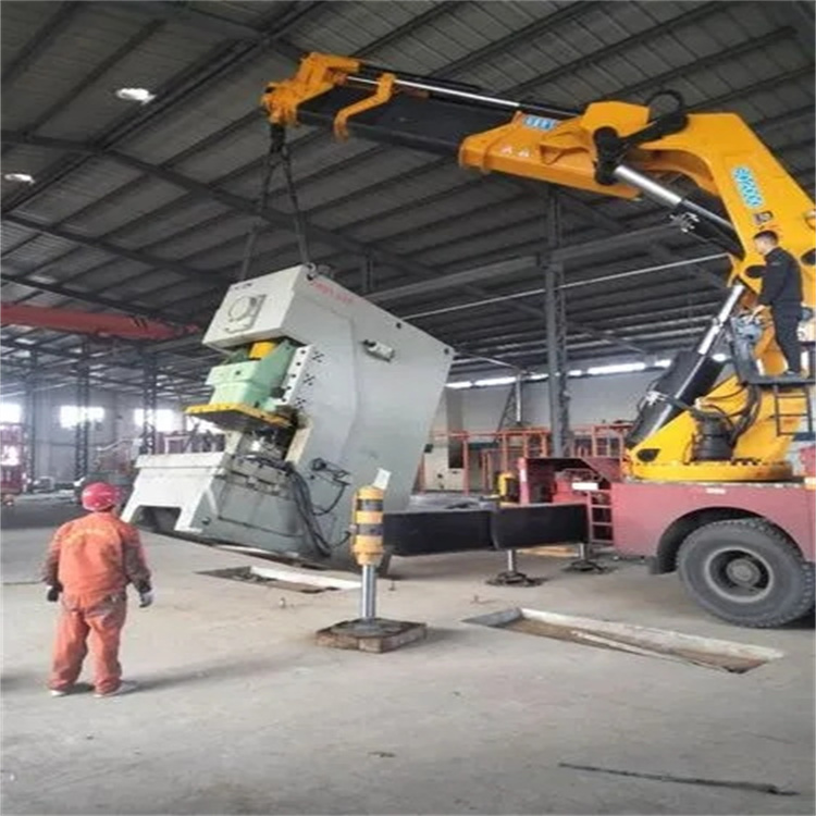 蕲春80吨折臂吊车出租附近电话