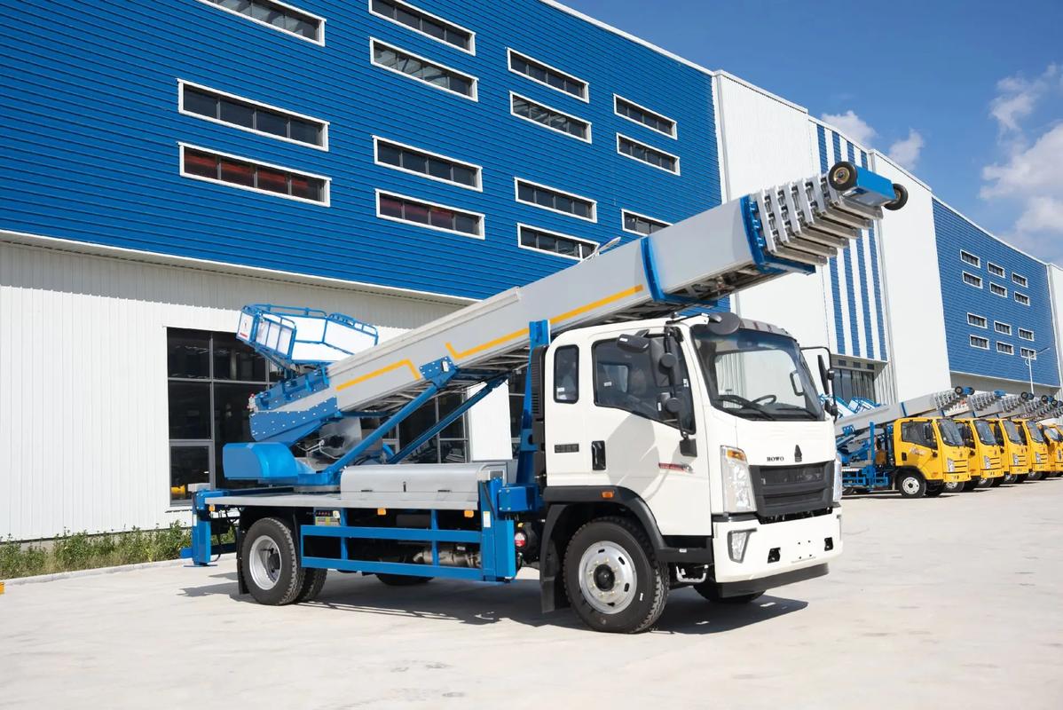 蕲春出租云梯车高空作业车 建筑垃圾搬运