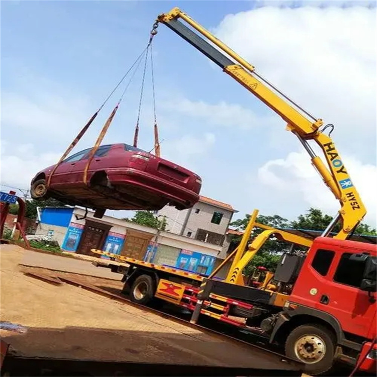 蕲春吊车吊汽车的正确方法